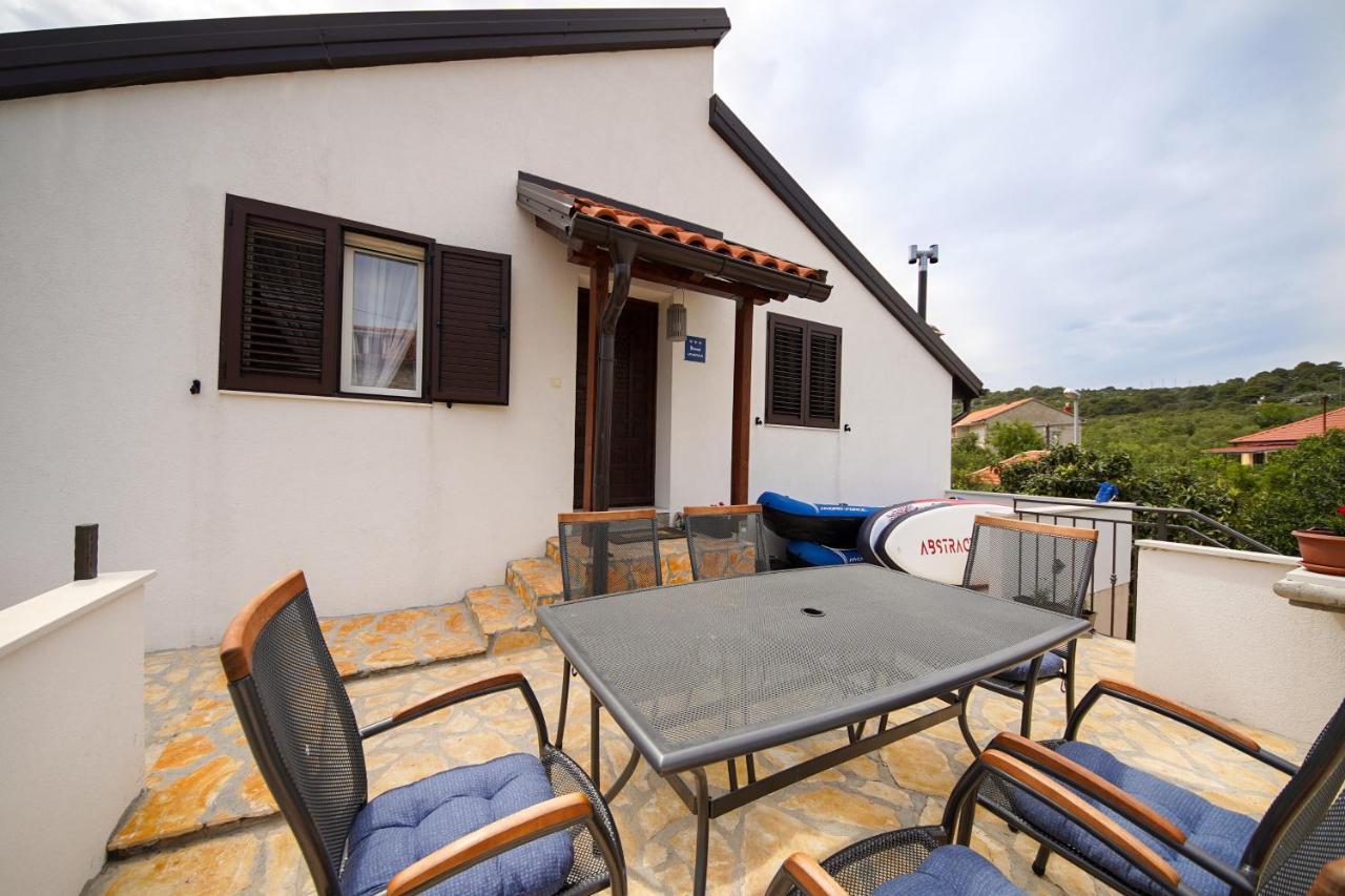 Kaprije Apartmani Tina I Ena Zewnętrze zdjęcie