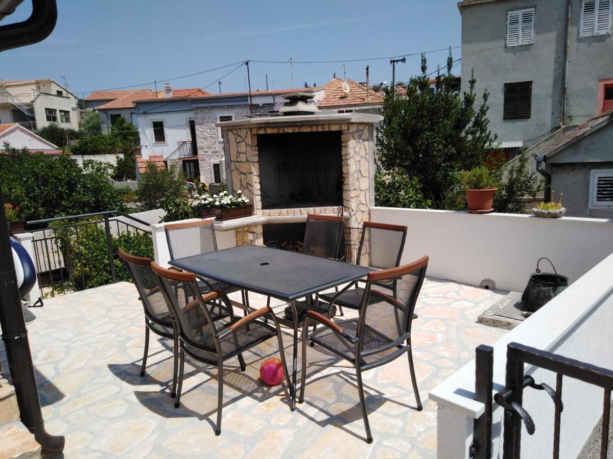 Kaprije Apartmani Tina I Ena Zewnętrze zdjęcie