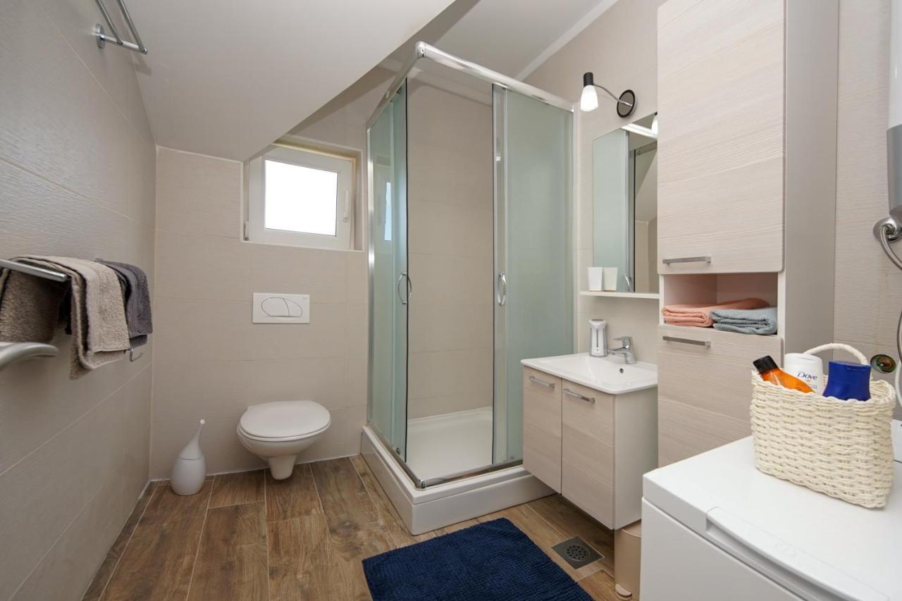 Kaprije Apartmani Tina I Ena Zewnętrze zdjęcie