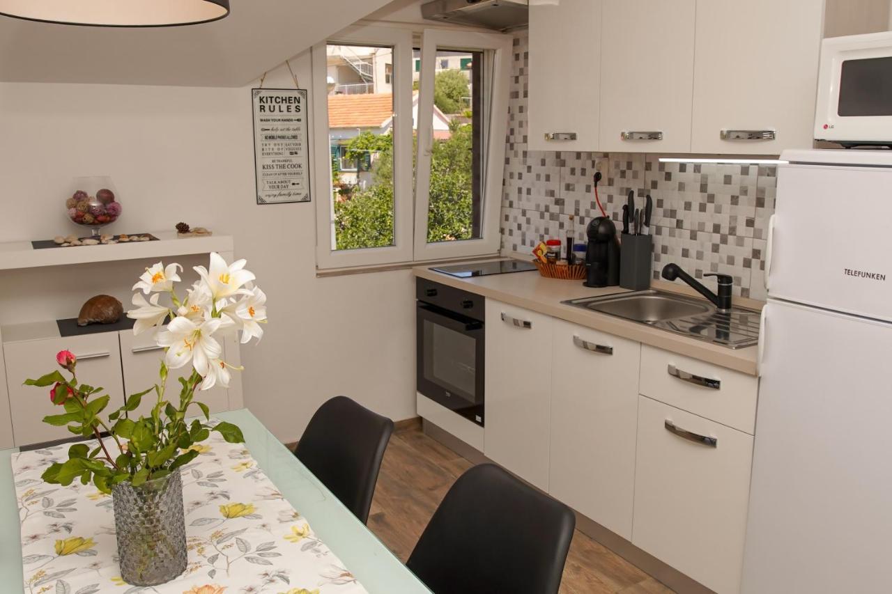 Kaprije Apartmani Tina I Ena Zewnętrze zdjęcie