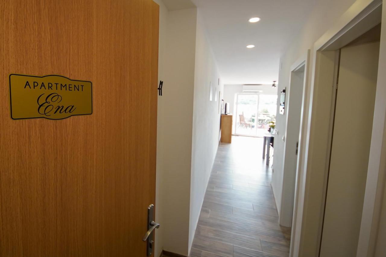 Kaprije Apartmani Tina I Ena Zewnętrze zdjęcie